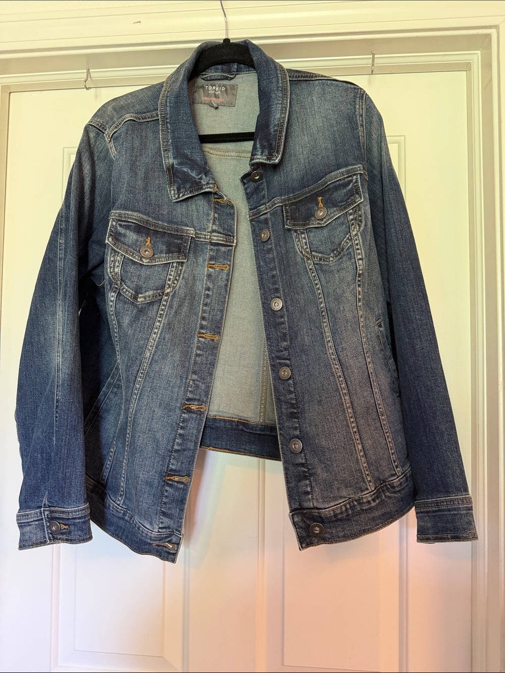 torrid Women's Medium Blue Denim Jacket with Button Front